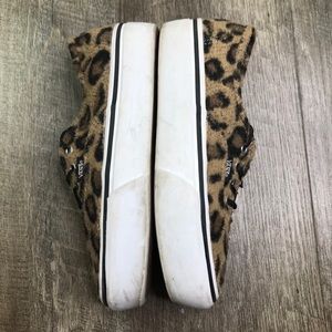 vans fuzzy leopard